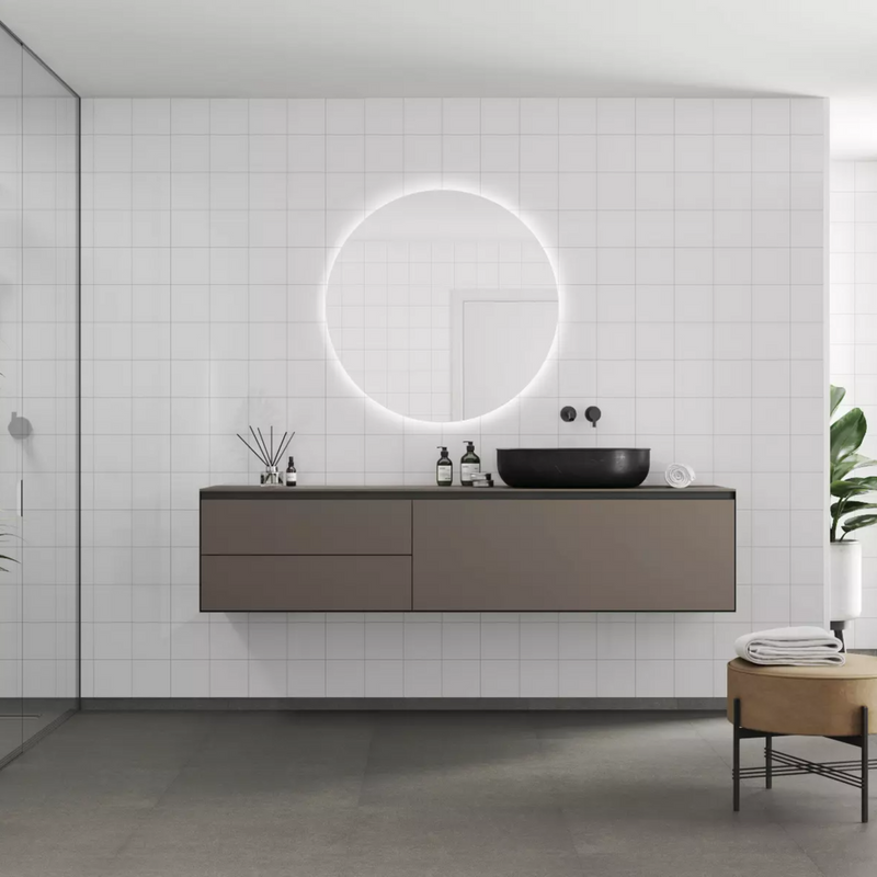 Fibo Våtrumsskiva Marcato Kvadrat 15x15 Cm Denvervit Högglans 11x620x2400 Mm Fibo Högtryckslaminat, Grå Fog 1,8mm