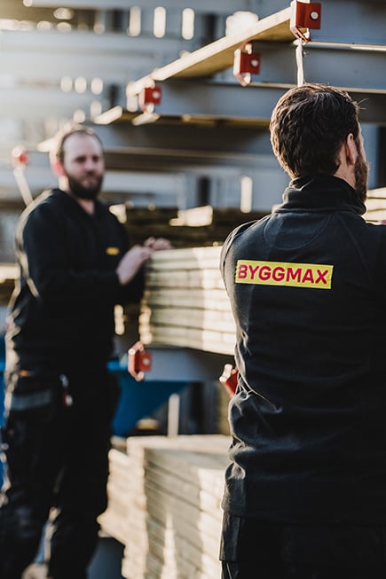Byggmax-personal i byggvaruhandel